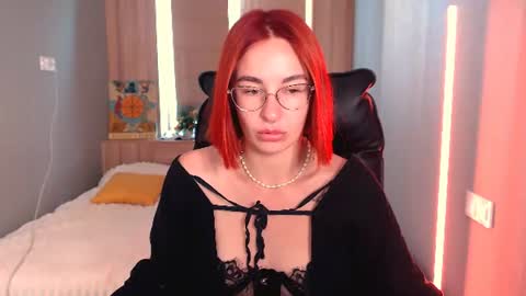 flamevixen online show from July 29, 5:18 am