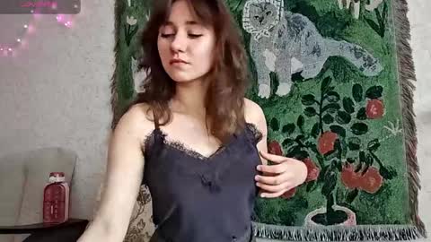 Mia online show from April 12, 9:45 am