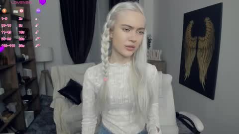 Freya online show from February 12, 7:04 pm