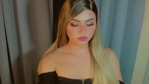 R A I N M O R A L E S  G M A I L . C O M online show from March 24, 3:17 pm