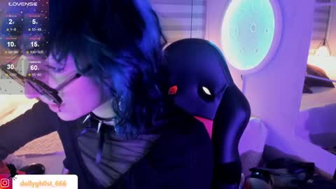 Allison  online show from April 18, 8:09 pm