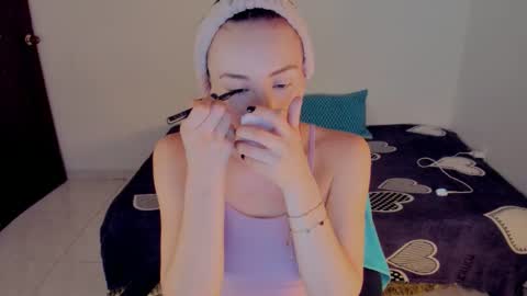 GIA WHITE Independet  online show from March 5, 2:57 pm