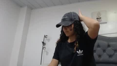 Giia  online show from February 4, 4:32 pm