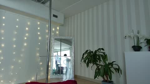 Hanna online show from December 8, 9:13 am