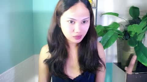 Rhaine online show from August 6, 10:55 am