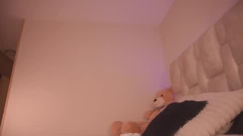           online show from April 22, 7:33 pm