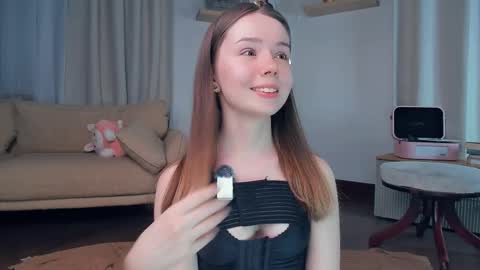 Ann Eliz and Gigi online show from April 20, 8:01 pm