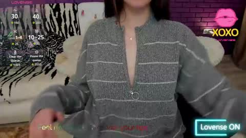 Mia online show from April 12, 4:43 pm