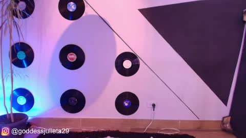 Julieta online show from April 1, 6:49 pm