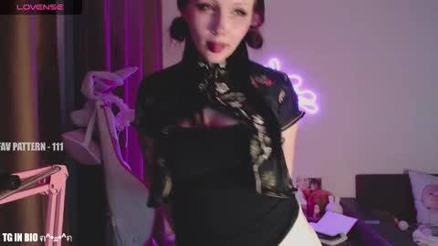 Eva  Adrianin weekends online show from February 22, 7:26 pm