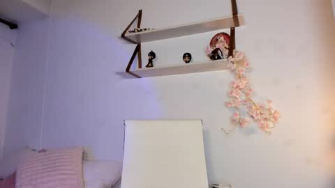 Hailey online show from March 21, 11:32 pm