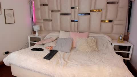 Hanna Klover online show from March 7, 5:03 am