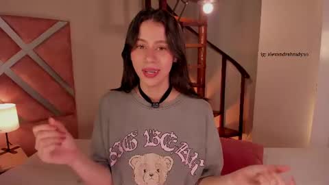 Hannah online show from June 19, 10:13 pm