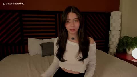 Hannah online show from February 26, 1:15 am