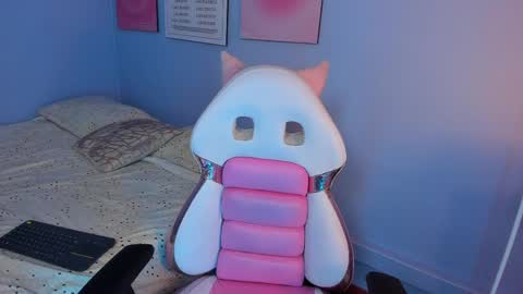 Hannah online show from March 26, 1:02 pm