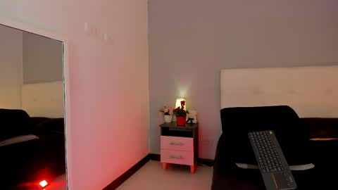 hannamartinnez online show from April 8, 12:07 pm