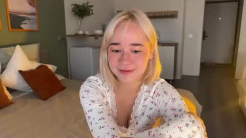 Lucy Nip slip shady online show from June 26, 6:42 pm