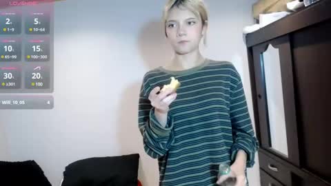 hi_scarlett online show from December 23, 9:49 am