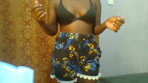 honey_beb online show from January 6, 5:38 pm