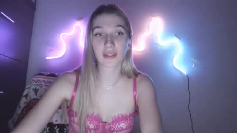 honeyveil online show from March 10, 9:41 pm