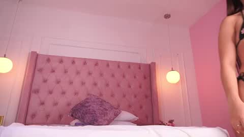 Honey Moon  Help me to reach 100 thumbs up online show from July 14, 8:24 pm