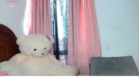 Hoollly Jones online show from February 3, 2:55 pm