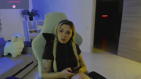   online show from December 17, 9:19 pm