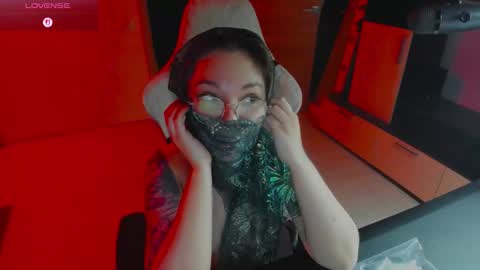   online show from February 3, 9:29 pm