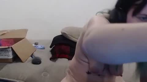 hotmodel1984 online show from March 17, 6:39 am