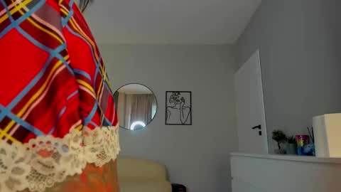 Lilly online show from February 20, 6:12 am