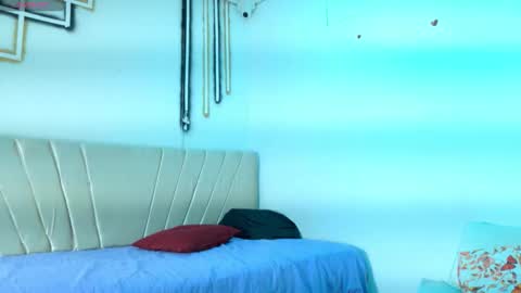 aurora online show from March 21, 7:19 pm