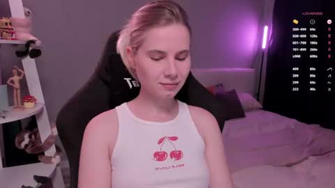 Mia online show from August 9, 9:57 am