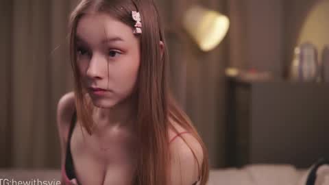 Avie online show from March 20, 5:18 pm