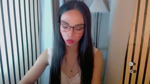 IRISH AND TRIXIE online show from March 25, 5:22 am