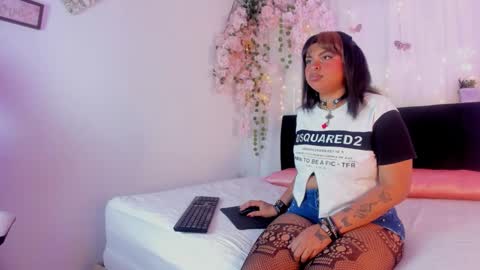 ironqueen_ online show from February 16, 12:38 pm