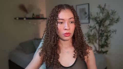 isa_____ online show from March 24, 9:09 pm