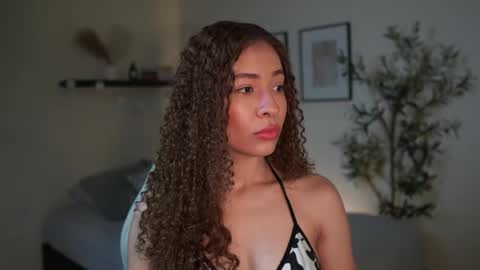 isa_____ online show from March 26, 7:26 pm