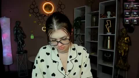 isabel online show from April 15, 8:20 pm