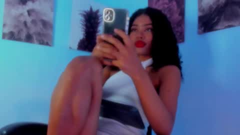 isabella online show from January 10, 12:15 am