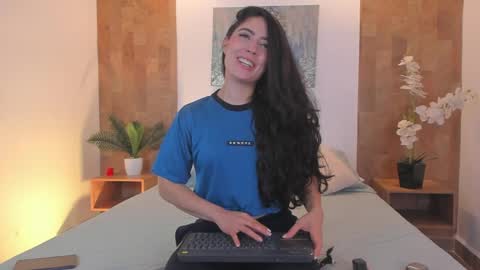 isabella_winkler online show from April 7, 11:56 am