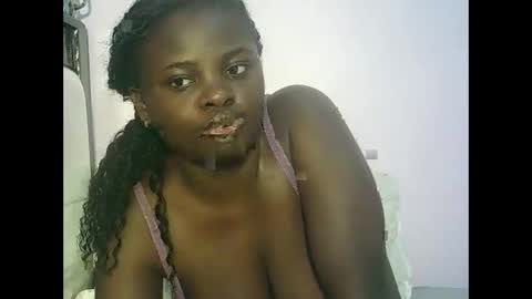isla_booby online show from May 18, 12:31 am