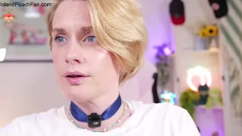 Lou  Peaches online show from July 17, 8:23 pm