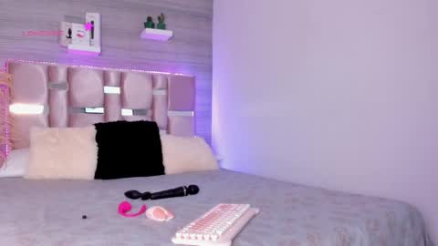 G E N E S I S online show from February 16, 8:11 pm