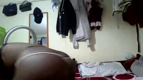 ivyk_ online show from April 9, 11:48 am