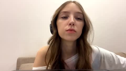 Isabella Rose online show from March 8, 3:05 pm