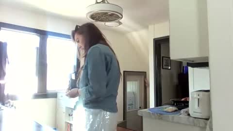 jen4funandspice online show from April 15, 10:10 pm