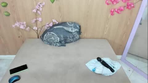 Jenelotizz online show from February 9, 3:42 am