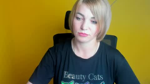 Jennifer online show from July 1, 11:42 am