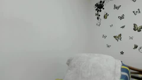 jenniferloveyou online show from April 3, 10:35 am