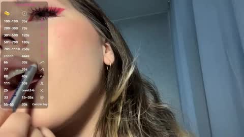 Mia online show from April 25, 7:00 am